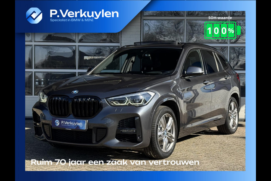 BMW X1 xDrive25e High Executive M SPORT | PANORAMA | TREKHAAK | DRIVING ASS. PLUS | LEDER | KEYLESS | STUURWIEL VERWARMING |