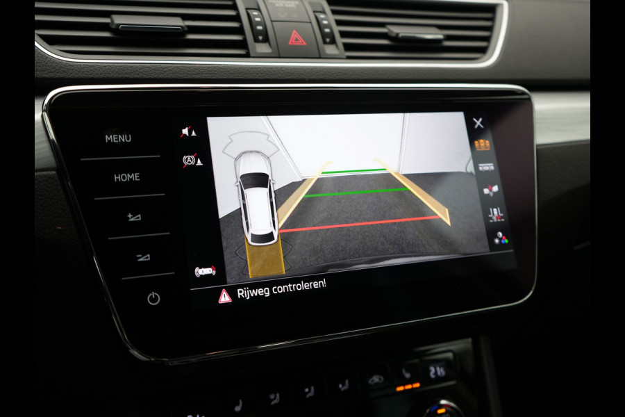 Škoda Superb Combi 1.4 TSI iV Business Edition Plus Plug In Hybrid 218pk PHEV | Trekhaak Af Fabriek | Crystal LED | Canton Audio | Sportstoelen & Stuur Verwarmd | Camera | Keyless | Cruise Control | Navigatie | Apple Carplay | Virtual | DAB | 17"L.M |