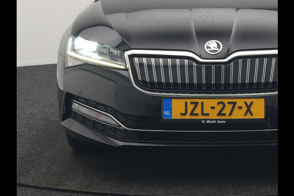 Škoda Superb Combi 1.4 TSI iV Business Edition Plus Plug In Hybrid 218pk PHEV | Trekhaak Af Fabriek | Crystal LED | Canton Audio | Sportstoelen & Stuur Verwarmd | Camera | Keyless | Cruise Control | Navigatie | Apple Carplay | Virtual | DAB | 17"L.M |