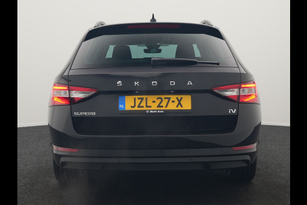 Škoda Superb Combi 1.4 TSI iV Business Edition Plus Plug In Hybrid 218pk PHEV | Trekhaak Af Fabriek | Crystal LED | Canton Audio | Sportstoelen & Stuur Verwarmd | Camera | Keyless | Cruise Control | Navigatie | Apple Carplay | Virtual | DAB | 17"L.M |