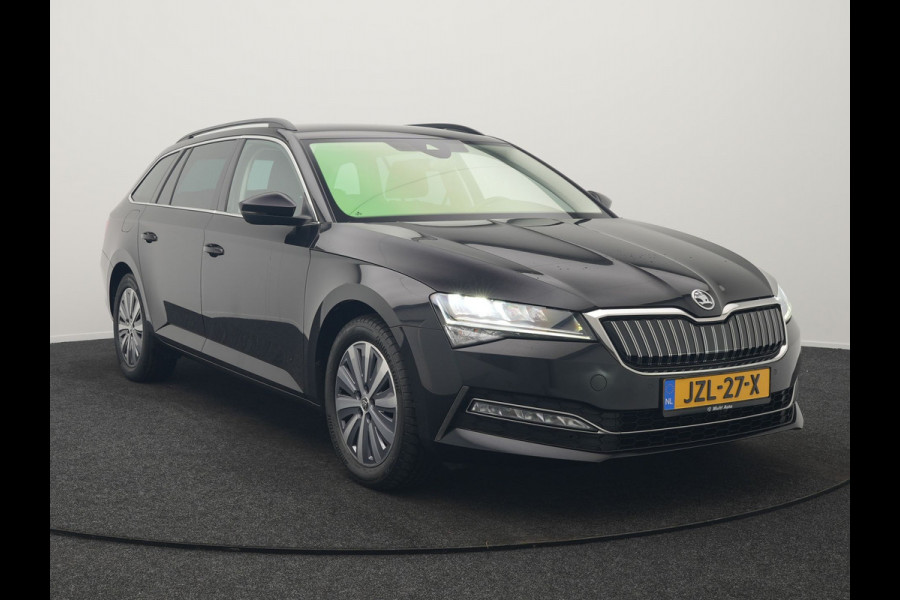 Škoda Superb Combi 1.4 TSI iV Business Edition Plus Plug In Hybrid 218pk PHEV | Trekhaak Af Fabriek | Crystal LED | Canton Audio | Sportstoelen & Stuur Verwarmd | Camera | Keyless | Cruise Control | Navigatie | Apple Carplay | Virtual | DAB | 17"L.M |