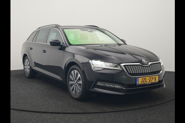 Škoda Superb Combi 1.4 TSI iV Business Edition Plus Plug In Hybrid 218pk PHEV | Trekhaak Af Fabriek | Crystal LED | Canton Audio | Sportstoelen & Stuur Verwarmd | Camera | Keyless | Cruise Control | Navigatie | Apple Carplay | Virtual | DAB | 17"L.M |
