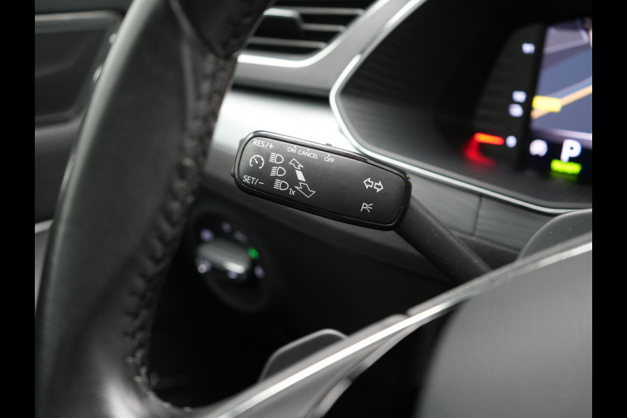 Škoda Superb Combi 1.4 TSI iV Business Edition Plus Plug In Hybrid 218pk PHEV | Trekhaak Af Fabriek | Crystal LED | Canton Audio | Sportstoelen & Stuur Verwarmd | Camera | Keyless | Cruise Control | Navigatie | Apple Carplay | Virtual | DAB | 17"L.M |