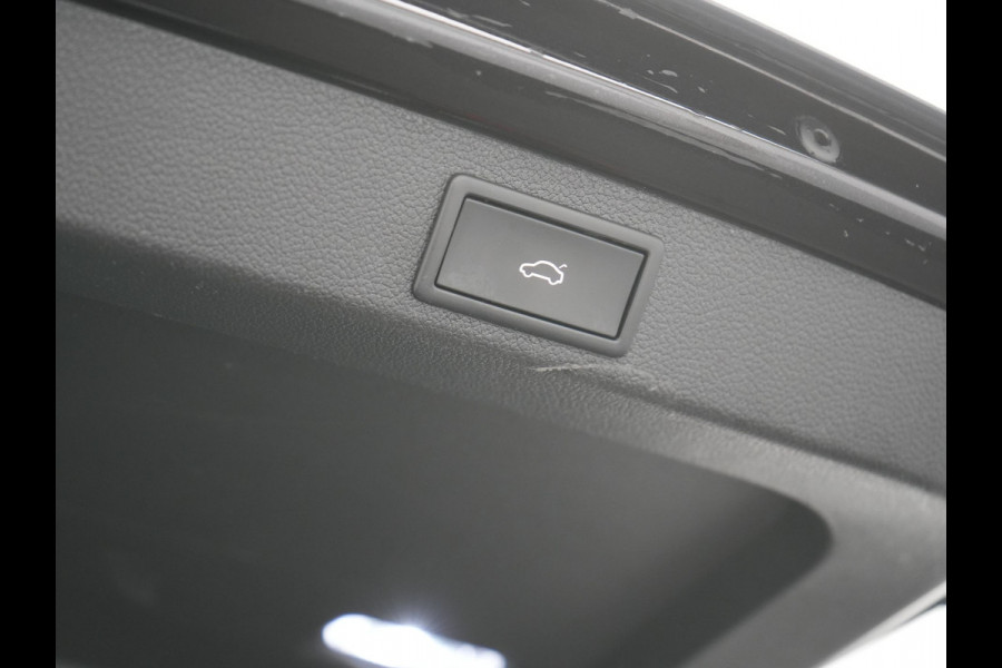 Škoda Superb Combi 1.4 TSI iV Business Edition Plus Plug In Hybrid 218pk PHEV | Trekhaak Af Fabriek | Crystal LED | Canton Audio | Sportstoelen & Stuur Verwarmd | Camera | Keyless | Cruise Control | Navigatie | Apple Carplay | Virtual | DAB | 17"L.M |