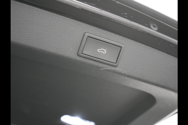 Škoda Superb Combi 1.4 TSI iV Business Edition Plus Plug In Hybrid 218pk PHEV | Trekhaak Af Fabriek | Crystal LED | Canton Audio | Sportstoelen & Stuur Verwarmd | Camera | Keyless | Cruise Control | Navigatie | Apple Carplay | Virtual | DAB | 17"L.M |