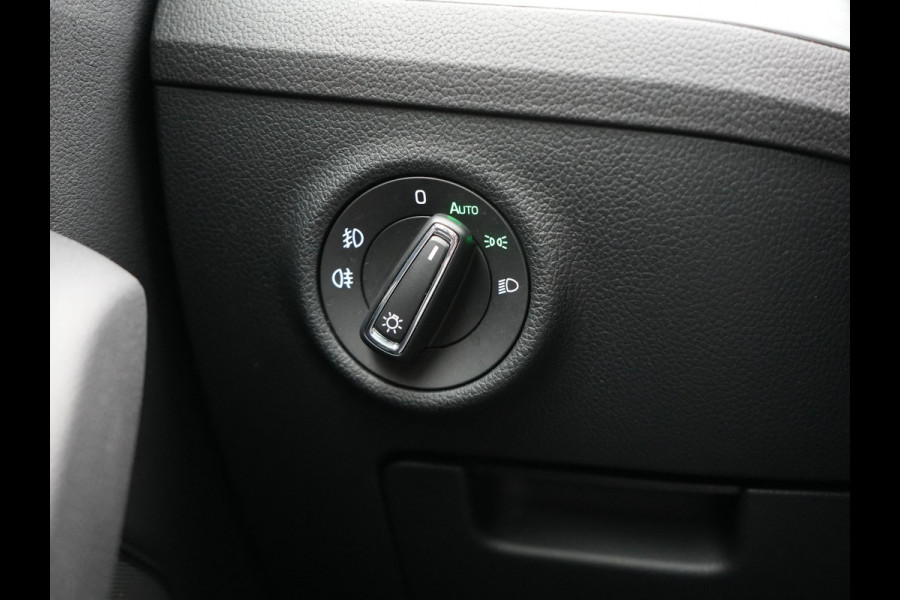 Škoda Superb Combi 1.4 TSI iV Business Edition Plus Plug In Hybrid 218pk PHEV | Trekhaak Af Fabriek | Crystal LED | Canton Audio | Sportstoelen & Stuur Verwarmd | Camera | Keyless | Cruise Control | Navigatie | Apple Carplay | Virtual | DAB | 17"L.M |