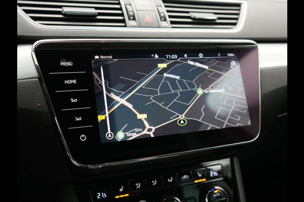 Škoda Superb Combi 1.4 TSI iV Business Edition Plus Plug In Hybrid 218pk PHEV | Trekhaak Af Fabriek | Crystal LED | Canton Audio | Sportstoelen & Stuur Verwarmd | Camera | Keyless | Cruise Control | Navigatie | Apple Carplay | Virtual | DAB | 17"L.M |