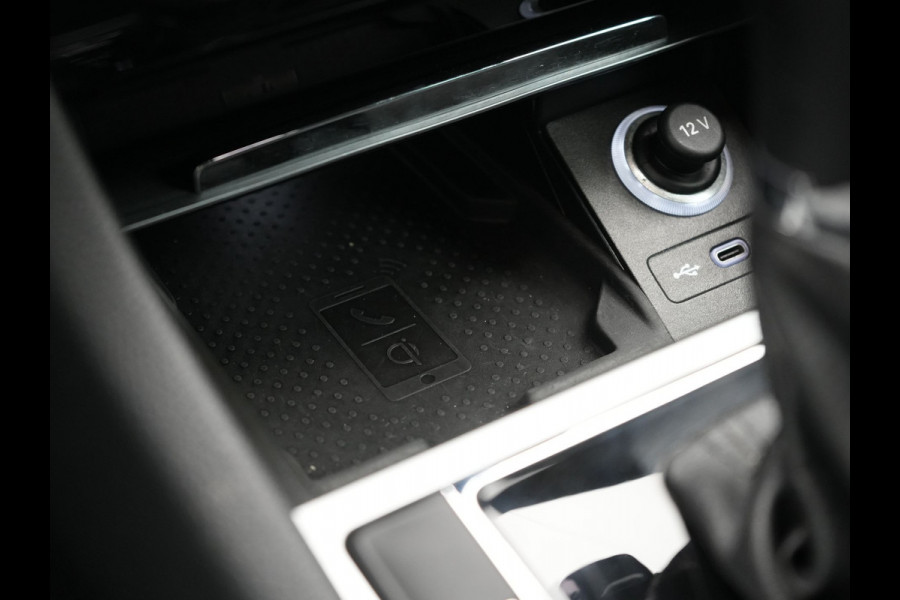 Škoda Superb Combi 1.4 TSI iV Business Edition Plus Plug In Hybrid 218pk PHEV | Trekhaak Af Fabriek | Crystal LED | Canton Audio | Sportstoelen & Stuur Verwarmd | Camera | Keyless | Cruise Control | Navigatie | Apple Carplay | Virtual | DAB | 17"L.M |