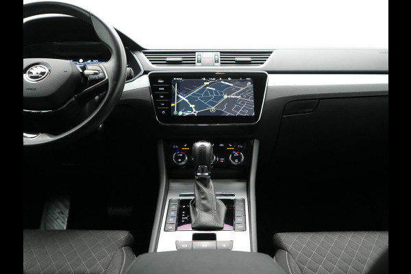 Škoda Superb Combi 1.4 TSI iV Business Edition Plus Plug In Hybrid 218pk PHEV | Trekhaak Af Fabriek | Crystal LED | Canton Audio | Sportstoelen & Stuur Verwarmd | Camera | Keyless | Cruise Control | Navigatie | Apple Carplay | Virtual | DAB | 17"L.M |