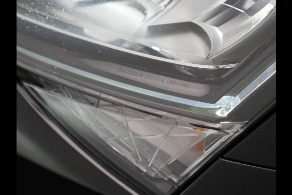 Škoda Superb Combi 1.4 TSI iV Business Edition Plus Plug In Hybrid 218pk PHEV | Trekhaak Af Fabriek | Crystal LED | Canton Audio | Sportstoelen & Stuur Verwarmd | Camera | Keyless | Cruise Control | Navigatie | Apple Carplay | Virtual | DAB | 17"L.M |