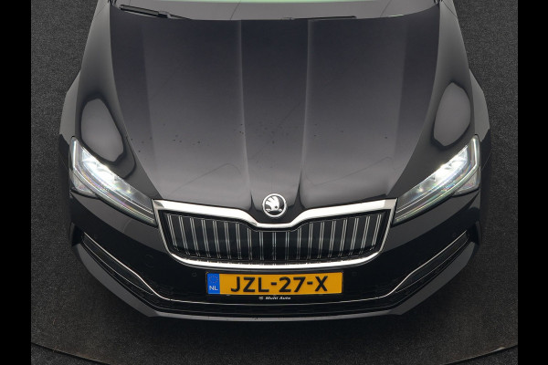 Škoda Superb Combi 1.4 TSI iV Business Edition Plus Plug In Hybrid 218pk PHEV | Trekhaak Af Fabriek | Crystal LED | Canton Audio | Sportstoelen & Stuur Verwarmd | Camera | Keyless | Cruise Control | Navigatie | Apple Carplay | Virtual | DAB | 17"L.M |
