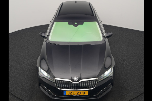 Škoda Superb Combi 1.4 TSI iV Business Edition Plus Plug In Hybrid 218pk PHEV | Trekhaak Af Fabriek | Crystal LED | Canton Audio | Sportstoelen & Stuur Verwarmd | Camera | Keyless | Cruise Control | Navigatie | Apple Carplay | Virtual | DAB | 17"L.M |