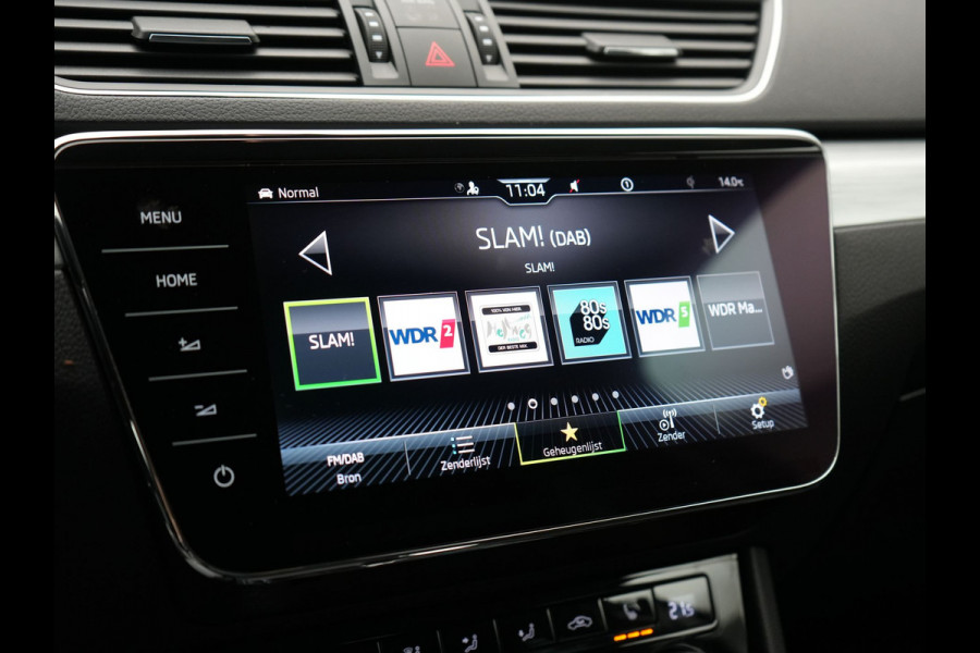 Škoda Superb Combi 1.4 TSI iV Business Edition Plus Plug In Hybrid 218pk PHEV | Trekhaak Af Fabriek | Crystal LED | Canton Audio | Sportstoelen & Stuur Verwarmd | Camera | Keyless | Cruise Control | Navigatie | Apple Carplay | Virtual | DAB | 17"L.M |