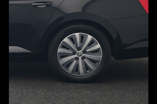 Škoda Superb Combi 1.4 TSI iV Business Edition Plus Plug In Hybrid 218pk PHEV | Trekhaak Af Fabriek | Crystal LED | Canton Audio | Sportstoelen & Stuur Verwarmd | Camera | Keyless | Cruise Control | Navigatie | Apple Carplay | Virtual | DAB | 17"L.M |