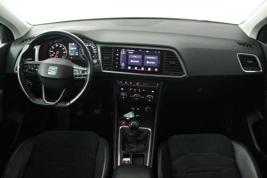 Seat Ateca 1.5 TSI Style Business Intense (PANORAMADAK, TREKHAAK WEGKLAPBAAR, CARPLAY, ACHTERUITRIJCAMERA, CRUISE ADAPTIEF)