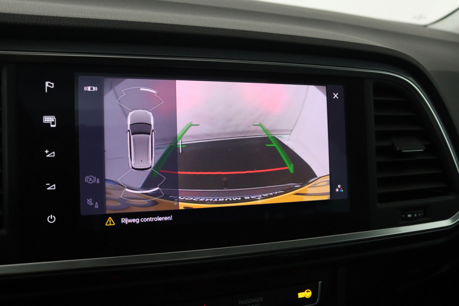 Seat Ateca 1.5 TSI Style Business Intense (PANORAMADAK, TREKHAAK WEGKLAPBAAR, CARPLAY, ACHTERUITRIJCAMERA, CRUISE ADAPTIEF)