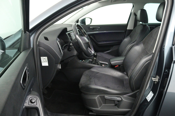 Seat Ateca 1.5 TSI Style Business Intense (PANORAMADAK, TREKHAAK WEGKLAPBAAR, CARPLAY, ACHTERUITRIJCAMERA, CRUISE ADAPTIEF)