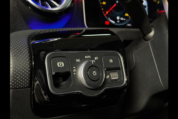 Mercedes-Benz A-Klasse 180 Business Solution AMG PANO|