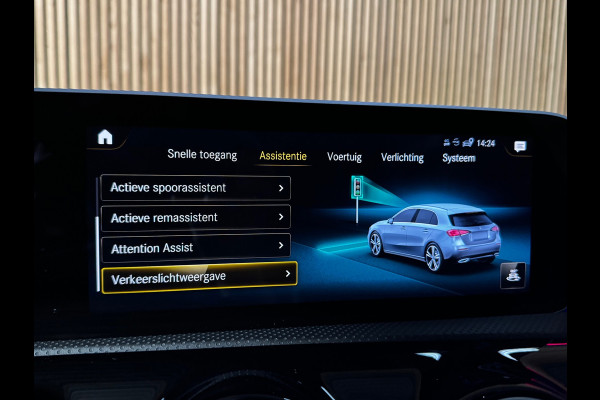 Mercedes-Benz A-Klasse 180 Business Solution AMG PANO|