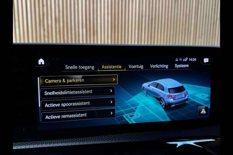 Mercedes-Benz A-Klasse 180 Business Solution AMG PANO|