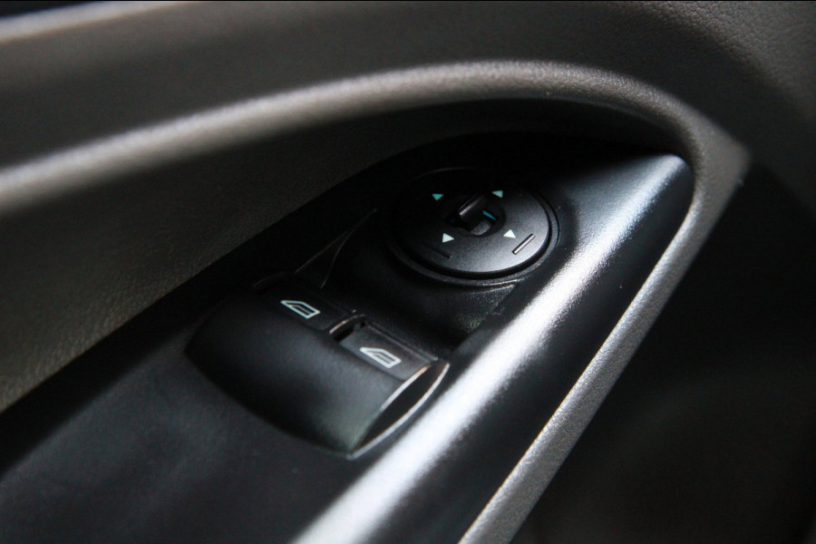 Ford Transit Connect 1.5 EcoBlue L2 Trend / Camera / Trekhaak / Sync 3 / 3 zits