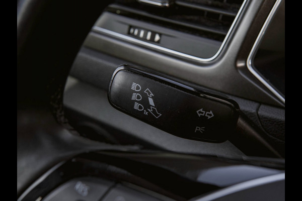 Volkswagen T-Roc 1.0 TSI Style Business PDC|Trekhaak|Carplay|DAB|Cruise