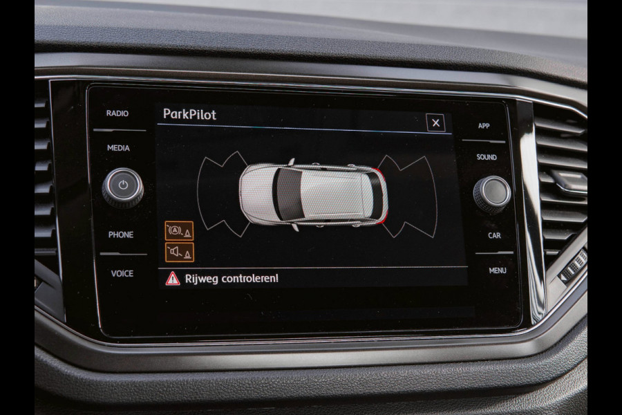 Volkswagen T-Roc 1.0 TSI Style Business PDC|Trekhaak|Carplay|DAB|Cruise