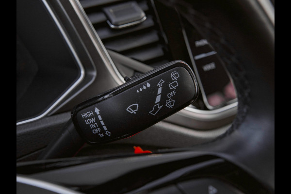 Volkswagen T-Roc 1.0 TSI Style Business PDC|Trekhaak|Carplay|DAB|Cruise