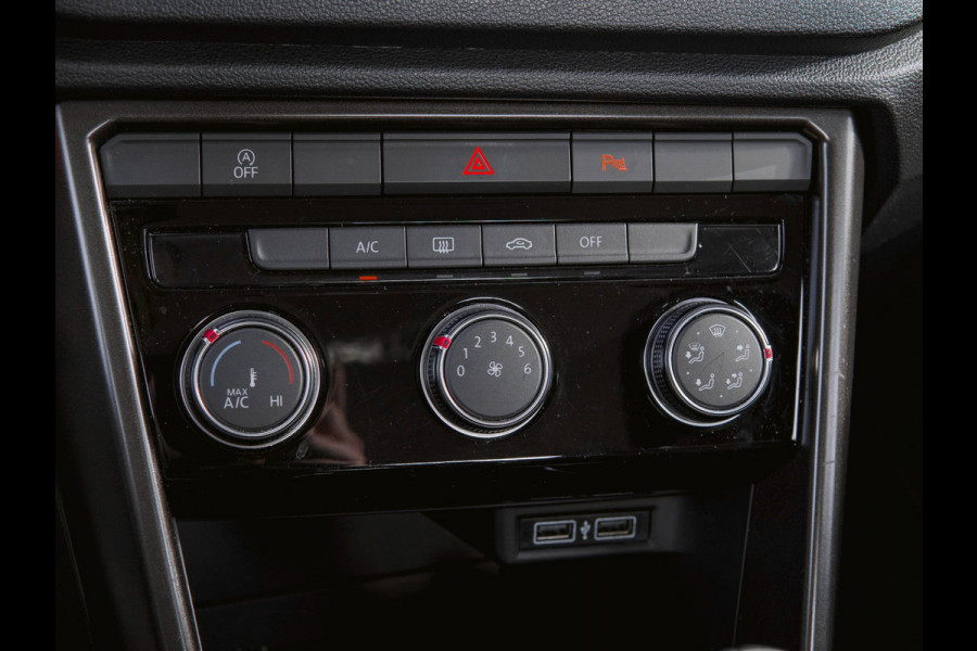 Volkswagen T-Roc 1.0 TSI Style Business PDC|Trekhaak|Carplay|DAB|Cruise
