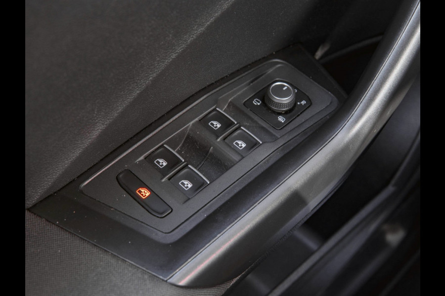 Volkswagen T-Roc 1.0 TSI Style Business PDC|Trekhaak|Carplay|DAB|Cruise