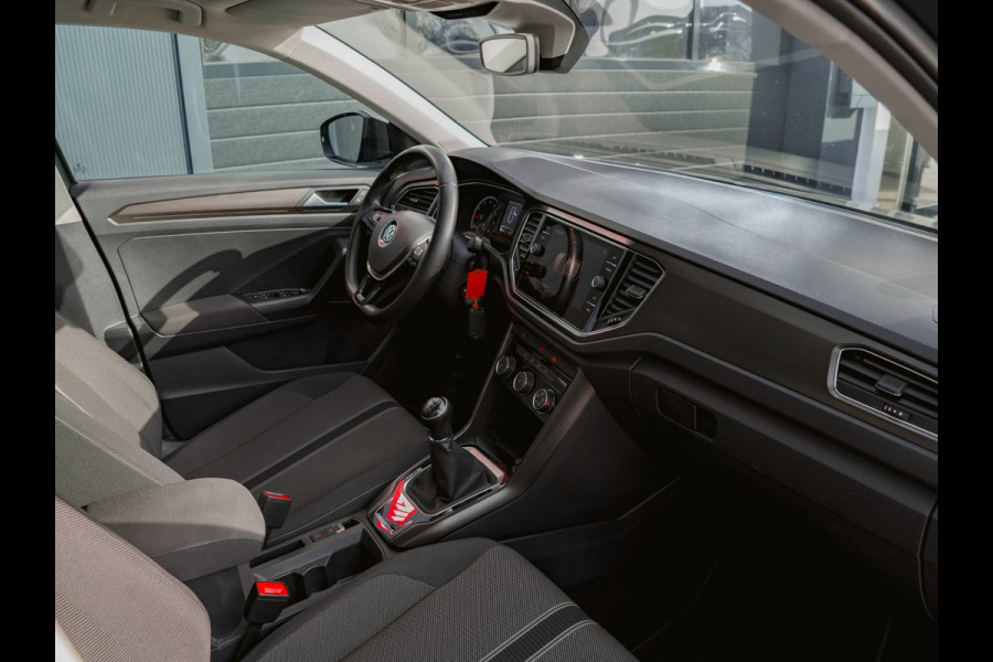 Volkswagen T-Roc 1.0 TSI Style Business PDC|Trekhaak|Carplay|DAB|Cruise