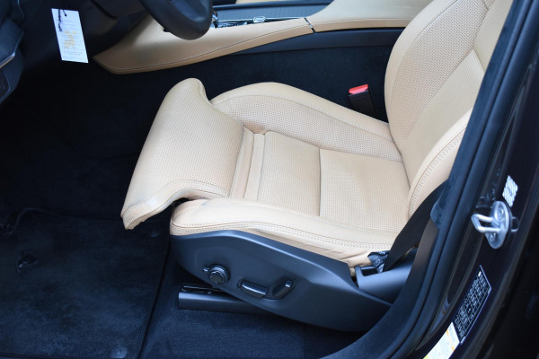 Volvo XC90 T8 455PK Recharge AWD Ultimate Bright / Luchtvering / Bowers & Wilkins / Schuif-kanteldak / 360 Camera / Head Up Display / Nappaleder met ventilatie / Massagefunctie / Gelamineerde zijruiten / 22'' Velgen / Trekhaak /  Stoelverwarming / Stuurverwarming