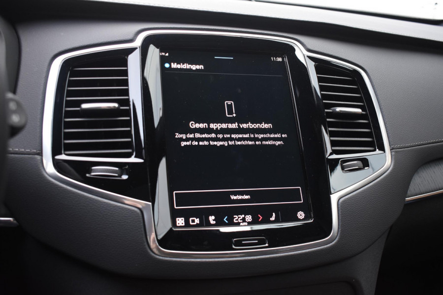 Volvo XC90 T8 455PK Recharge AWD Ultimate Bright / Luchtvering / Bowers & Wilkins / Schuif-kanteldak / 360 Camera / Head Up Display / Nappaleder met ventilatie / Massagefunctie / Gelamineerde zijruiten / 22'' Velgen / Trekhaak /  Stoelverwarming / Stuurverwarming