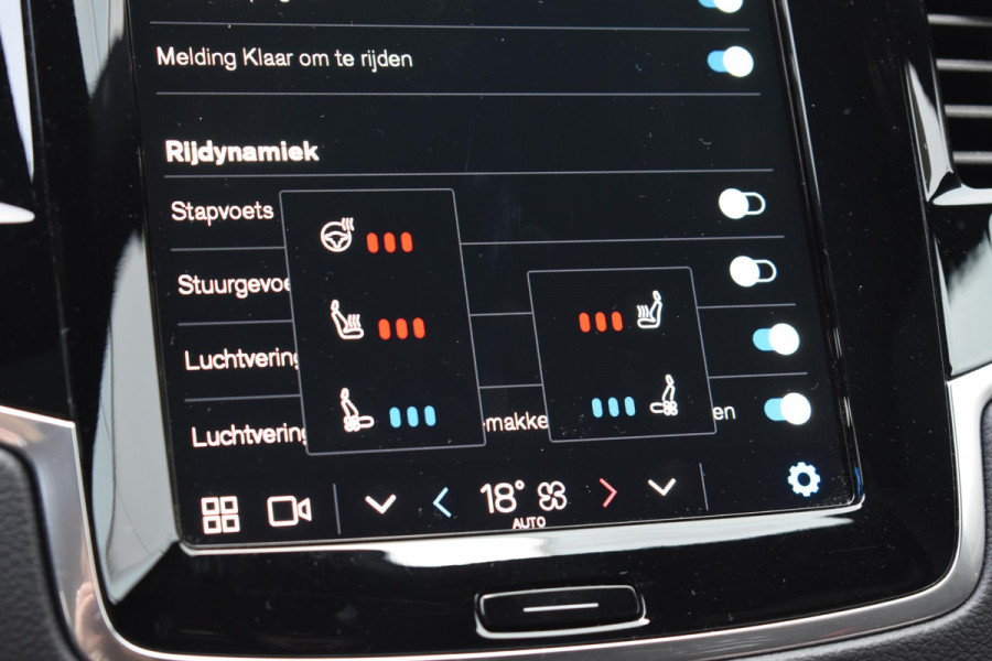 Volvo XC90 T8 455PK Recharge AWD Ultimate Bright / Luchtvering / Bowers & Wilkins / Schuif-kanteldak / 360 Camera / Head Up Display / Nappaleder met ventilatie / Massagefunctie / Gelamineerde zijruiten / 22'' Velgen / Trekhaak /  Stoelverwarming / Stuurverwarming