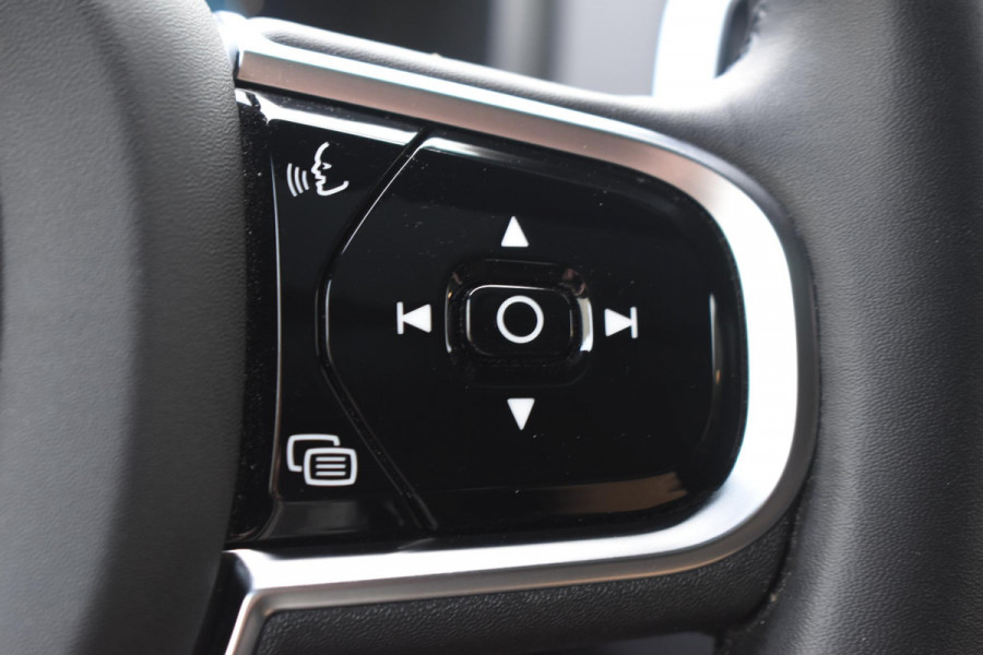 Volvo XC90 T8 455PK Recharge AWD Ultimate Bright / Luchtvering / Bowers & Wilkins / Schuif-kanteldak / 360 Camera / Head Up Display / Nappaleder met ventilatie / Massagefunctie / Gelamineerde zijruiten / 22'' Velgen / Trekhaak /  Stoelverwarming / Stuurverwarming