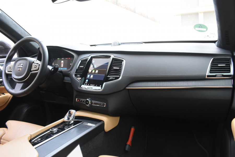 Volvo XC90 T8 455PK Recharge AWD Ultimate Bright / Luchtvering / Bowers & Wilkins / Schuif-kanteldak / 360 Camera / Head Up Display / Nappaleder met ventilatie / Massagefunctie / Gelamineerde zijruiten / 22'' Velgen / Trekhaak /  Stoelverwarming / Stuurverwarming