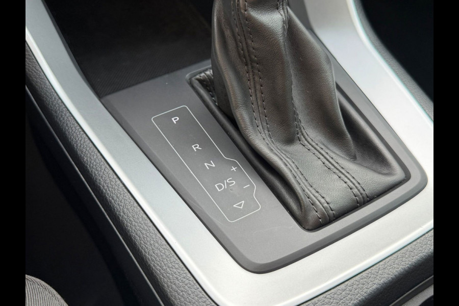 Audi Q3 35 TFSI S Line Pro Line Climate control Cruise LED Stoelverwarming Apple / Android Navi PDC voor/achter