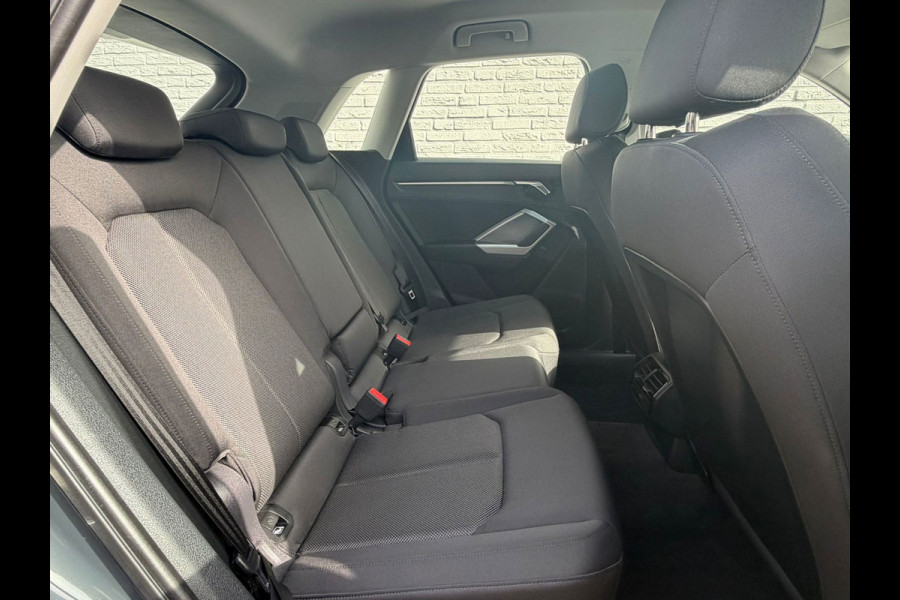 Audi Q3 35 TFSI S Line Pro Line Climate control Cruise LED Stoelverwarming Apple / Android Navi PDC voor/achter
