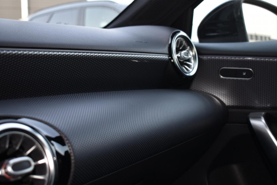 Mercedes-Benz A-Klasse 200 163PK Aut. Launch Edition Premium Plus | Sfeerverlichting | Navi | Camera | Incl. garantie