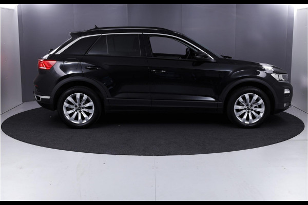 Volkswagen T-Roc 1.5 TSI Style 150 pk Automaat (DSG) | Verlengde garantie | Navigatie | Parkeersensoren | Adaptieve cruise control