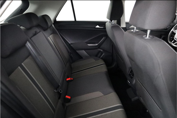 Volkswagen T-Roc 1.5 TSI Style 150 pk Automaat (DSG) | Verlengde garantie | Navigatie | Parkeersensoren | Adaptieve cruise control