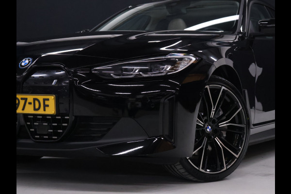 BMW i4 eDrive40 84 kWh [SCHUIFKANTELDAK, ADAPTIVE CRUISE CONTROL, APPLE CARPLAY, ANDROID AUTO, ACHTERUITRIJCAMERA, PDC V+A,STUURVERWARMING, BMW LED, NIEUWSTAAT]