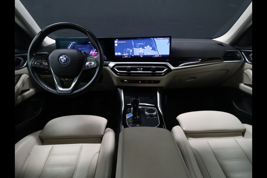 BMW i4 eDrive40 84 kWh [SCHUIFKANTELDAK, ADAPTIVE CRUISE CONTROL, APPLE CARPLAY, ANDROID AUTO, ACHTERUITRIJCAMERA, PDC V+A,STUURVERWARMING, BMW LED, NIEUWSTAAT]