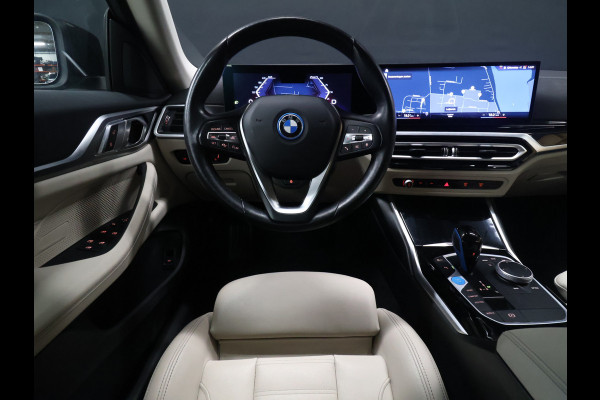 BMW i4 eDrive40 84 kWh [SCHUIFKANTELDAK, ADAPTIVE CRUISE CONTROL, APPLE CARPLAY, ANDROID AUTO, ACHTERUITRIJCAMERA, PDC V+A,STUURVERWARMING, BMW LED, NIEUWSTAAT]