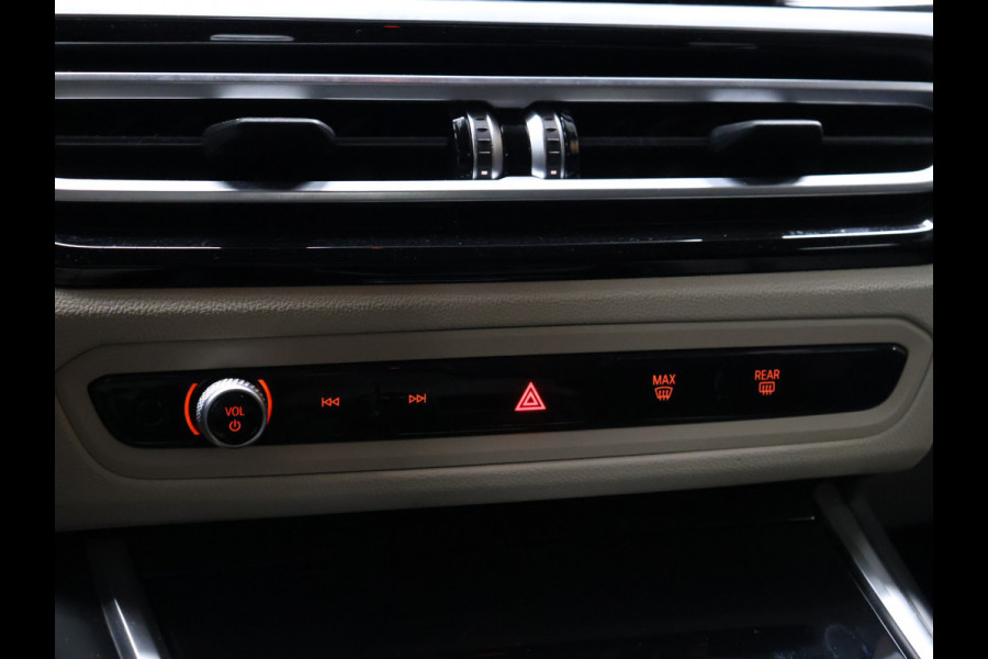 BMW i4 eDrive40 84 kWh [SCHUIFKANTELDAK, ADAPTIVE CRUISE CONTROL, APPLE CARPLAY, ANDROID AUTO, ACHTERUITRIJCAMERA, PDC V+A,STUURVERWARMING, BMW LED, NIEUWSTAAT]