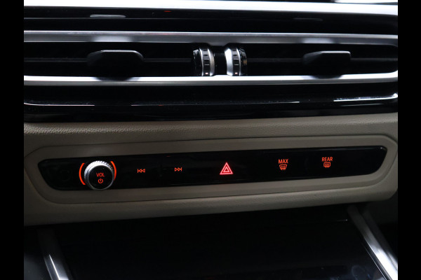 BMW i4 eDrive40 84 kWh [SCHUIFKANTELDAK, ADAPTIVE CRUISE CONTROL, APPLE CARPLAY, ANDROID AUTO, ACHTERUITRIJCAMERA, PDC V+A,STUURVERWARMING, BMW LED, NIEUWSTAAT]