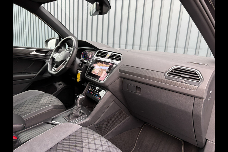 Volkswagen Tiguan 1.5 TSI R-Line Business+ | Trekhaak wegkl. | Elk. A-klep | Side Assist | 20'' | IQ Light | Prijs Rijklaar!!
