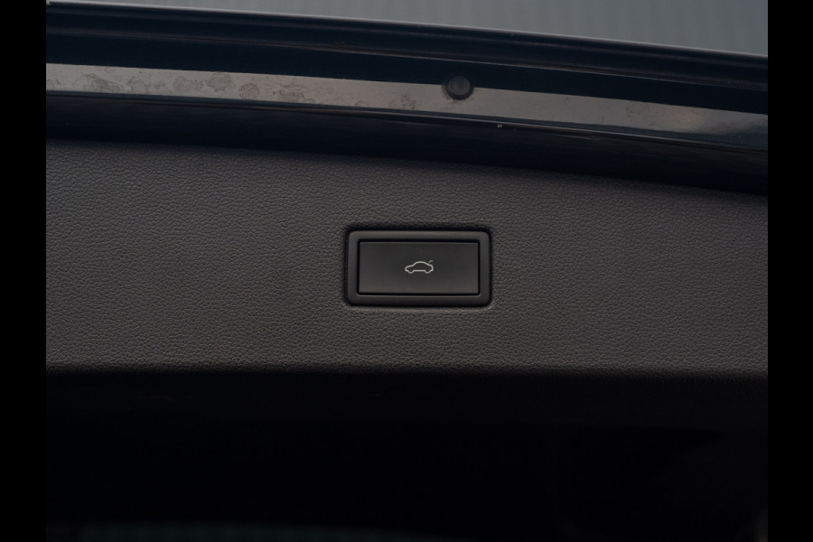 Volkswagen Tiguan 1.5 TSI R-Line Business+ | Trekhaak wegkl. | Elk. A-klep | Side Assist | 20'' | IQ Light | Prijs Rijklaar!!