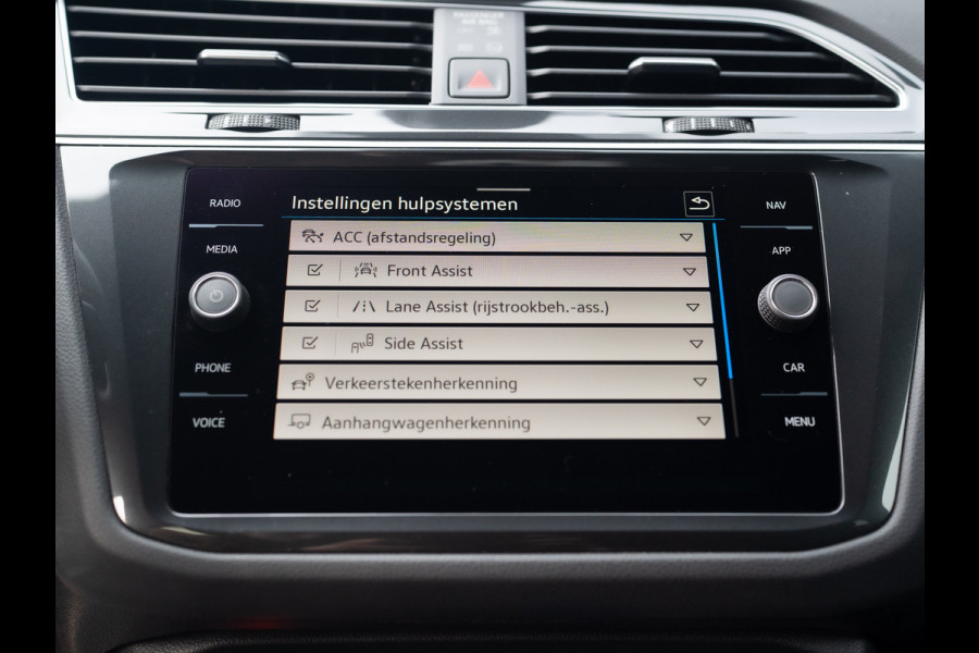 Volkswagen Tiguan 1.5 TSI R-Line Business+ | Trekhaak wegkl. | Elk. A-klep | Side Assist | 20'' | IQ Light | Prijs Rijklaar!!