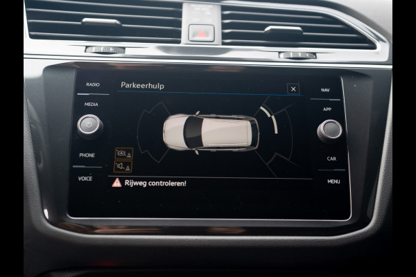 Volkswagen Tiguan 1.5 TSI R-Line Business+ | Trekhaak wegkl. | Elk. A-klep | Side Assist | 20'' | IQ Light | Prijs Rijklaar!!